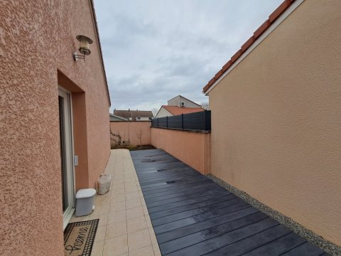 Installation terrasse en composite à Cournon d'Auvergne